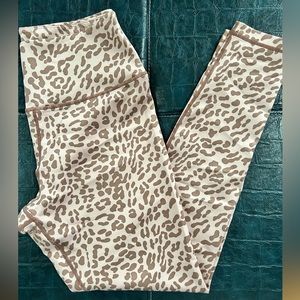 Tan + Lines Athletic Leggings - Size Large